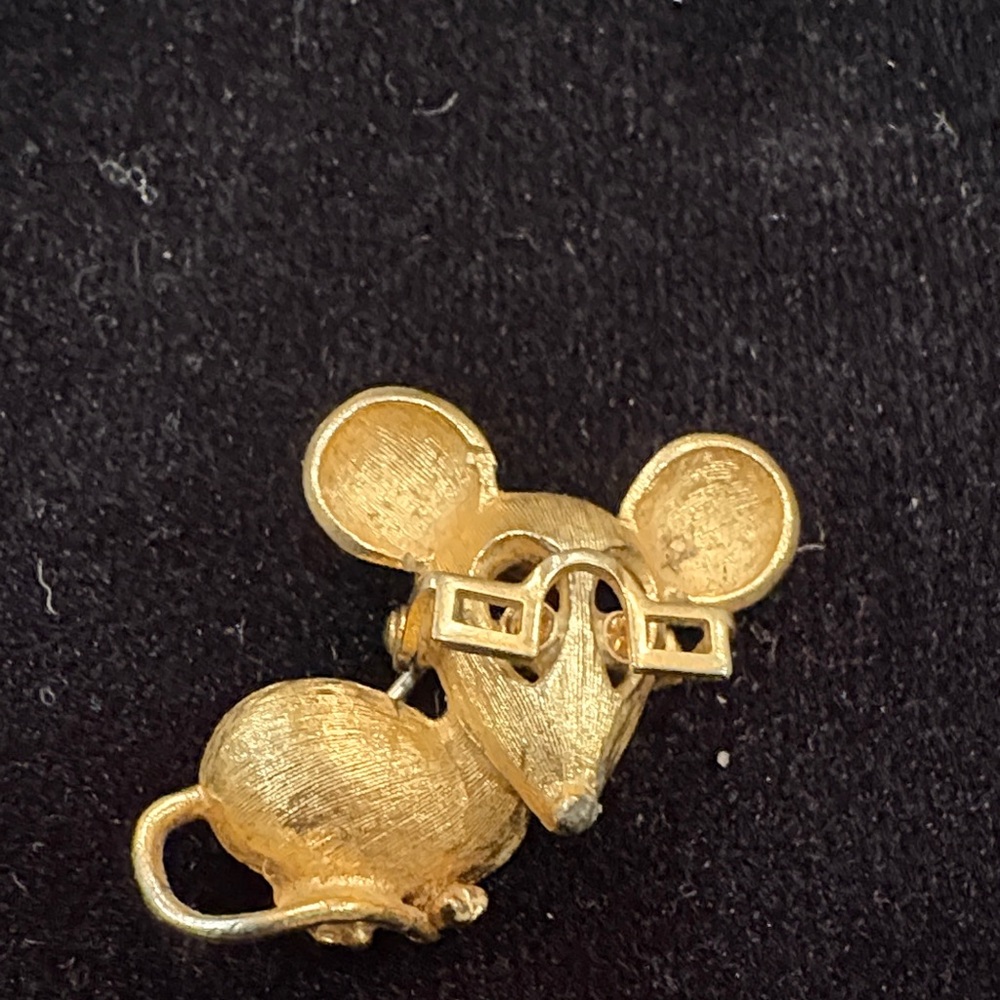 Avon Gold Mouse Brooch